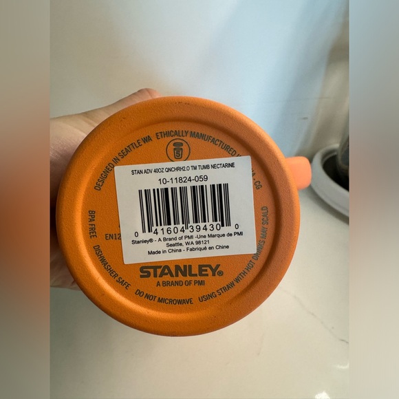 Stanley 40oz Tangerine Tumblr. 🌴💗 - Picture 3 of 3